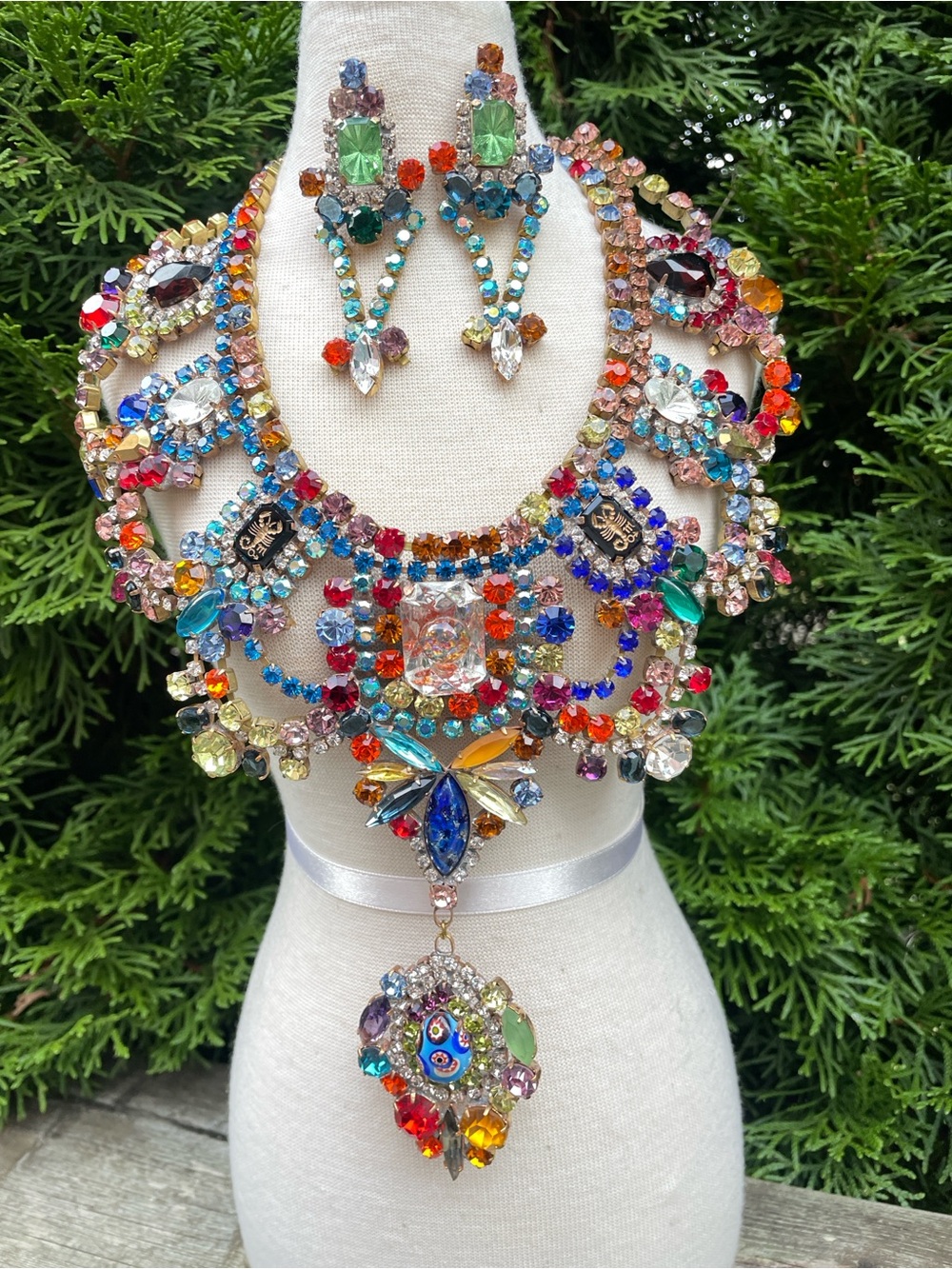 Vintage Czech Glass Necklace and Earrings Set - Bijoux MG